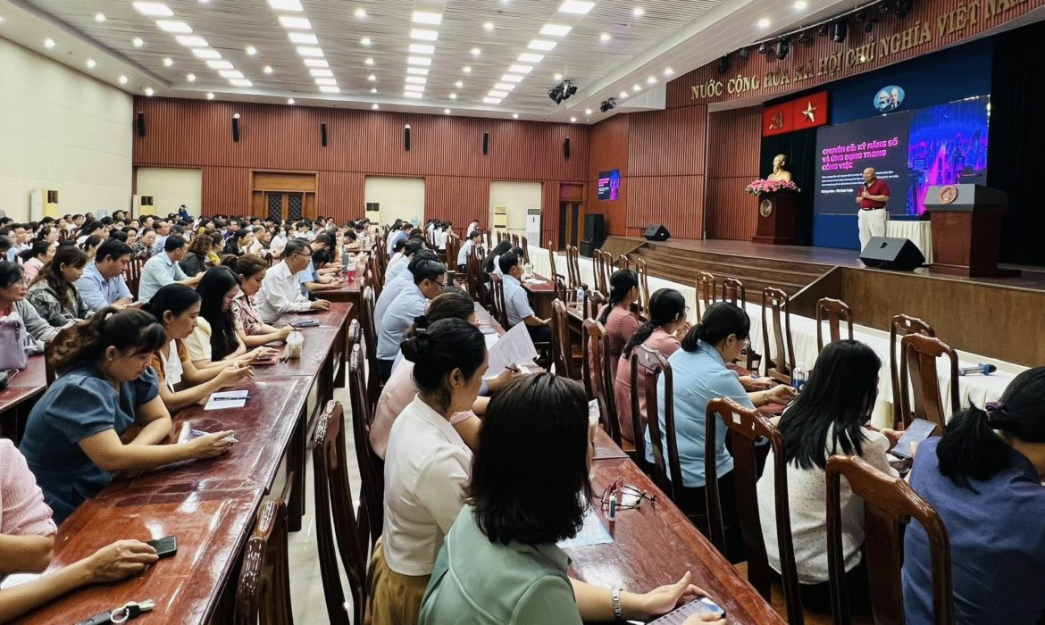 DXCenter phối hợp với UBND Quận 12 tổ chức Hội nghị tập huấn “Ứng dụng Chuyển đổi số năm 2025”