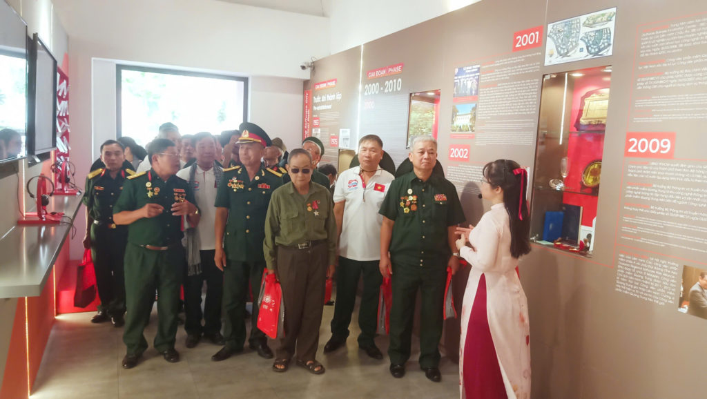 Đoàn đại biểu tỉnh Thái Bình và những cựu chiến binh từng trực tiếp tham gia và làm nên Đại thắng mùa Xuân 1975 thăm QTSC