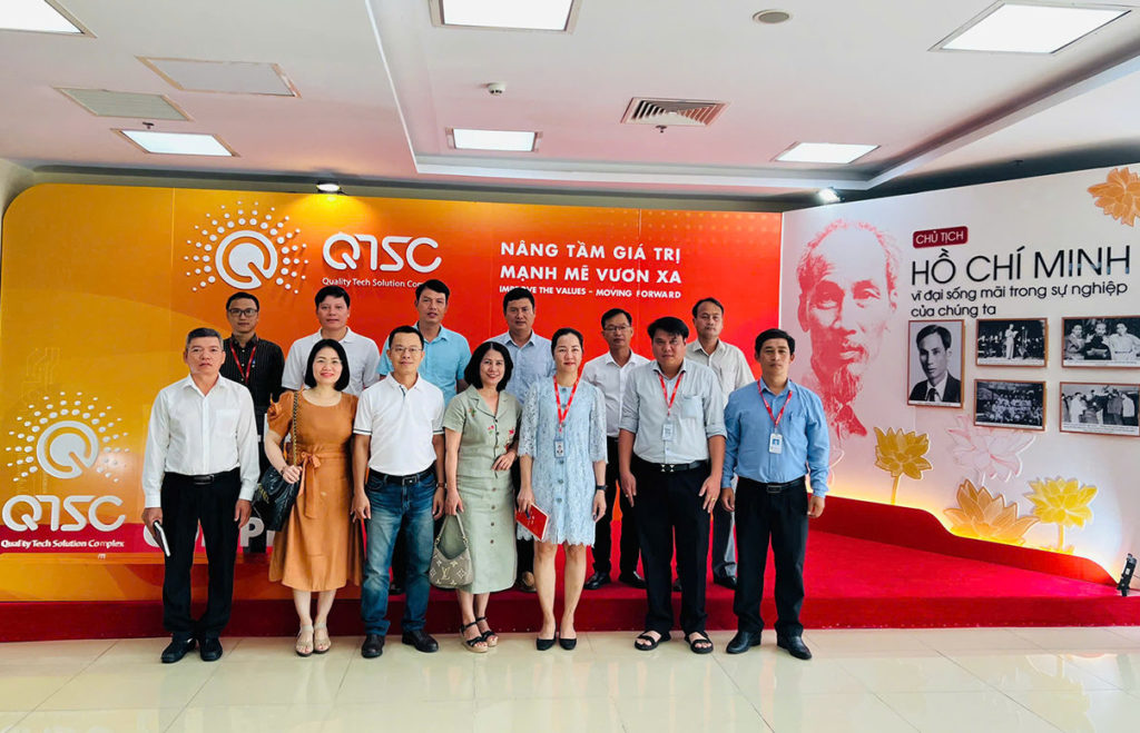 Trường Cao đẳng Huế đến thăm và trao đổi kinh nghiệm chuyển đổi số tại QTSC